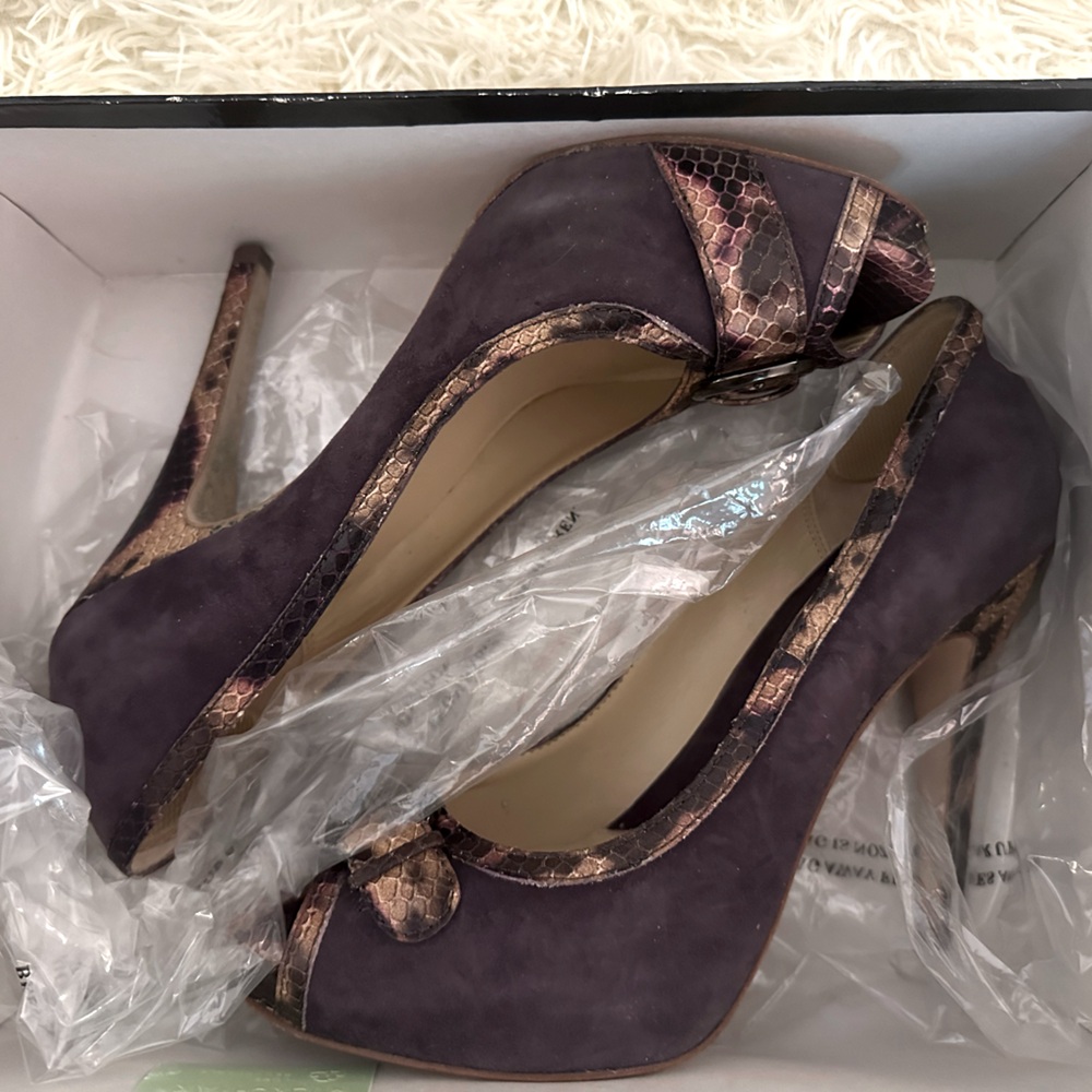In Box* Women’s Boutique 9, Purple/snakeskin trim, with buckle 9M peep toe heels